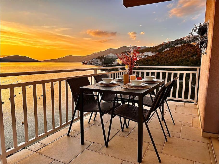 Beautiful Fully Renovated Apartment By The Sea, Large Balcony With Enchanting Views Neum Ngoại thất bức ảnh