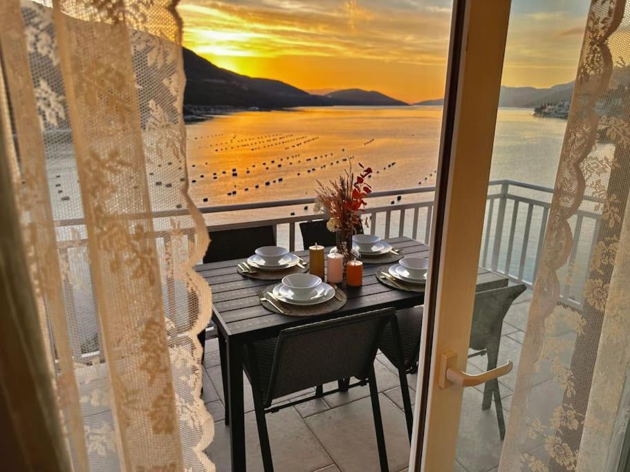 Beautiful Fully Renovated Apartment By The Sea, Large Balcony With Enchanting Views Neum Ngoại thất bức ảnh