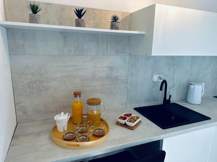 Beautiful Fully Renovated Apartment By The Sea, Large Balcony With Enchanting Views Neum Ngoại thất bức ảnh