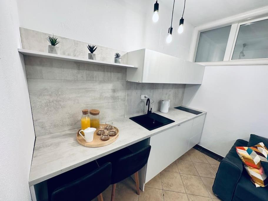 Beautiful Fully Renovated Apartment By The Sea, Large Balcony With Enchanting Views Neum Ngoại thất bức ảnh