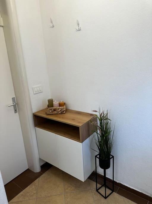 Beautiful Fully Renovated Apartment By The Sea, Large Balcony With Enchanting Views Neum Ngoại thất bức ảnh